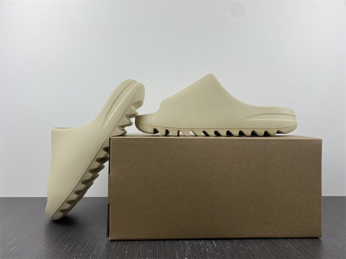 ad1d*s Y**zy slide bone fz5897