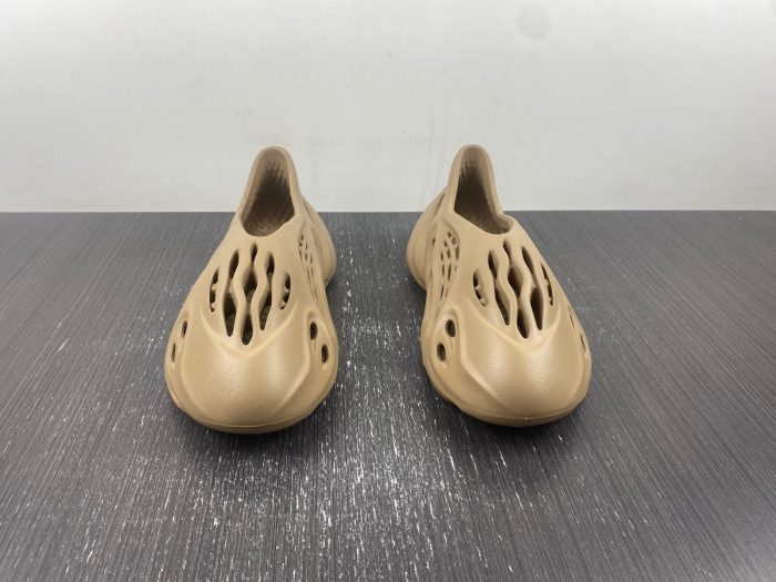 ad1d*s Y**zy foam rnr clay taupe men