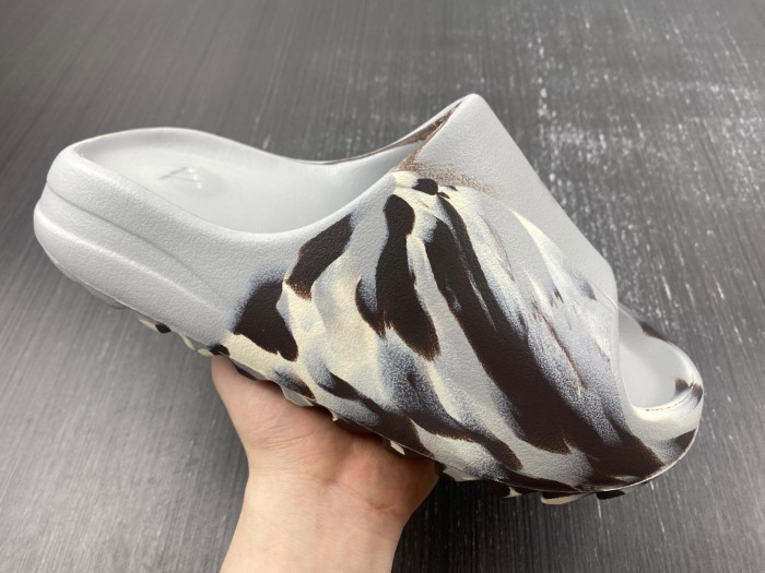 ad1d*s Y**zy slide - gz5553