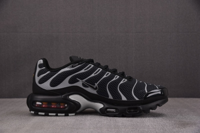 Nike Air Max Plus Premium Black Reflective Silver HQ3029-001