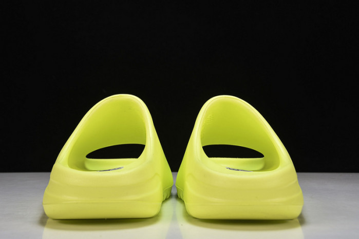 ad1d*s Y**zy slide glow green (2022) hq6447