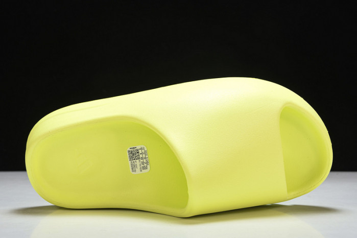 ad1d*s Y**zy slide glow green (2022) hq6447