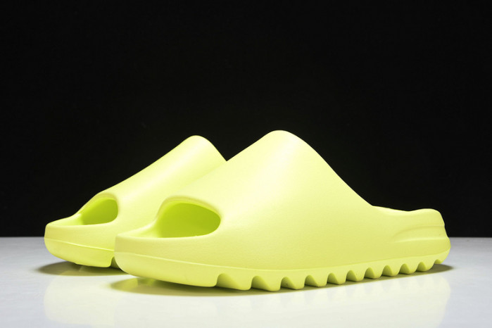 ad1d*s Y**zy slide glow green (2022) hq6447