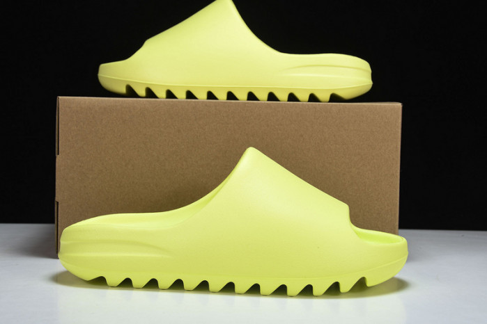 ad1d*s Y**zy slide glow green (2022) hq6447