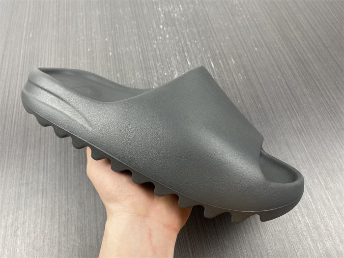 ad1d*s Y**zy slide onyx hq6448