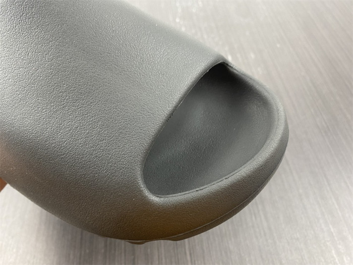 ad1d*s Y**zy slide onyx hq6448