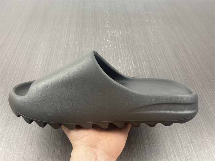 ad1d*s Y**zy slide onyx hq6448