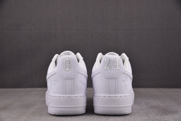NIKE AIR FORCE 1 LOW KOBE IB0018-100