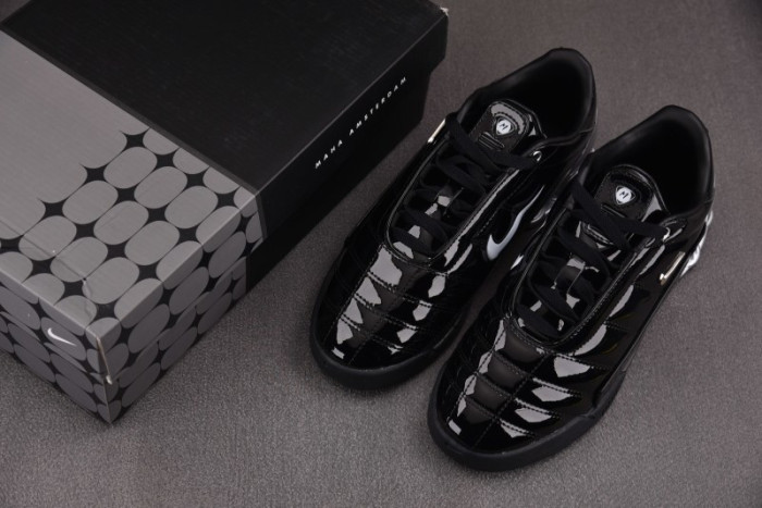 NIKE Total 90 Secutor Shox Magia SP Maha Amsterdam Black Silver IM9326-001