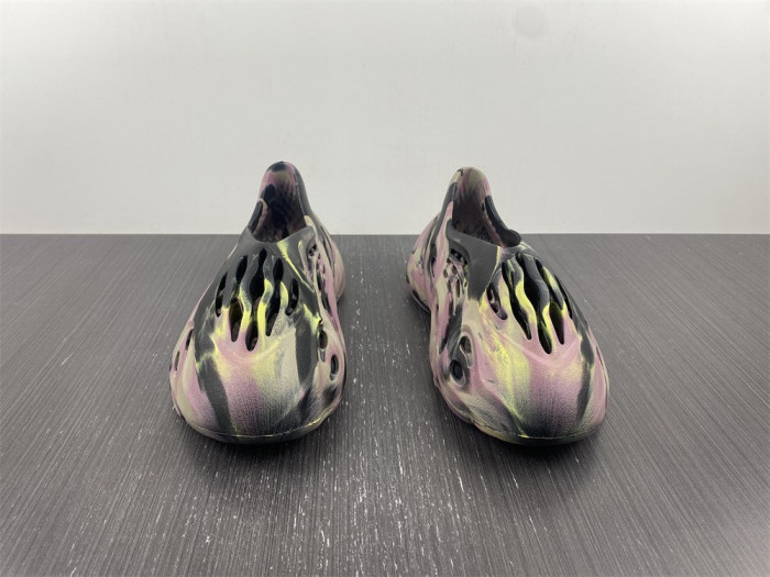 ad1d*s Y**zy foam rnr mx carbon ig9562