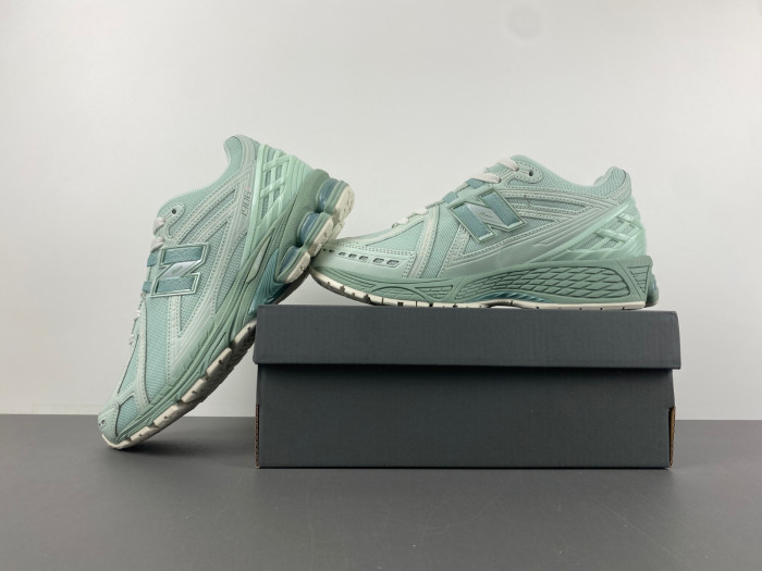 NEW BALANCE 9060R JADE GREEN M1906RZC