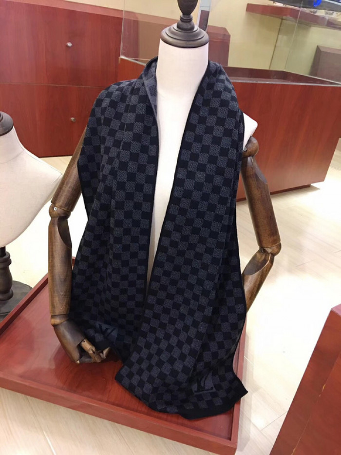 lu vi scarf
