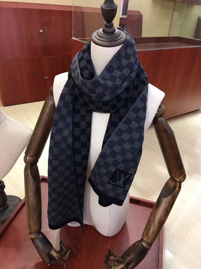 lu vi scarf