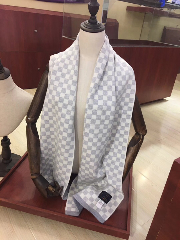 lu vi scarf