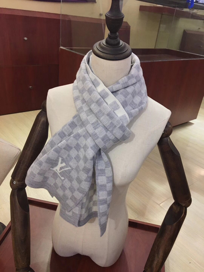 lu vi scarf
