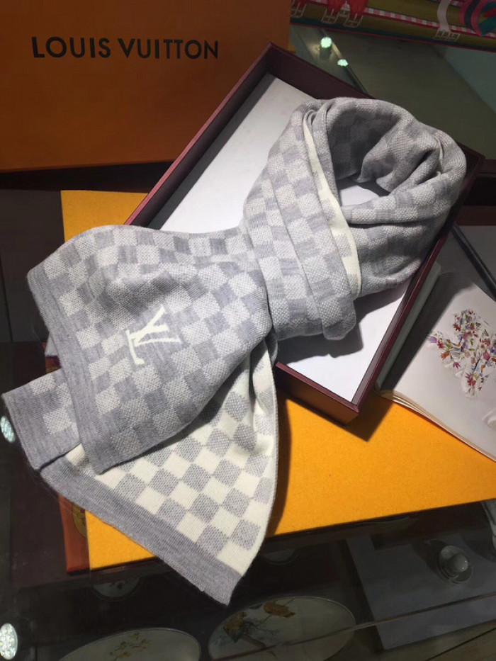 lu vi scarf