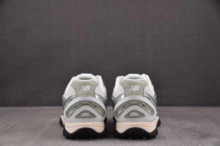 New Balance 204L Silver Metallic Sage Green U204LSWB