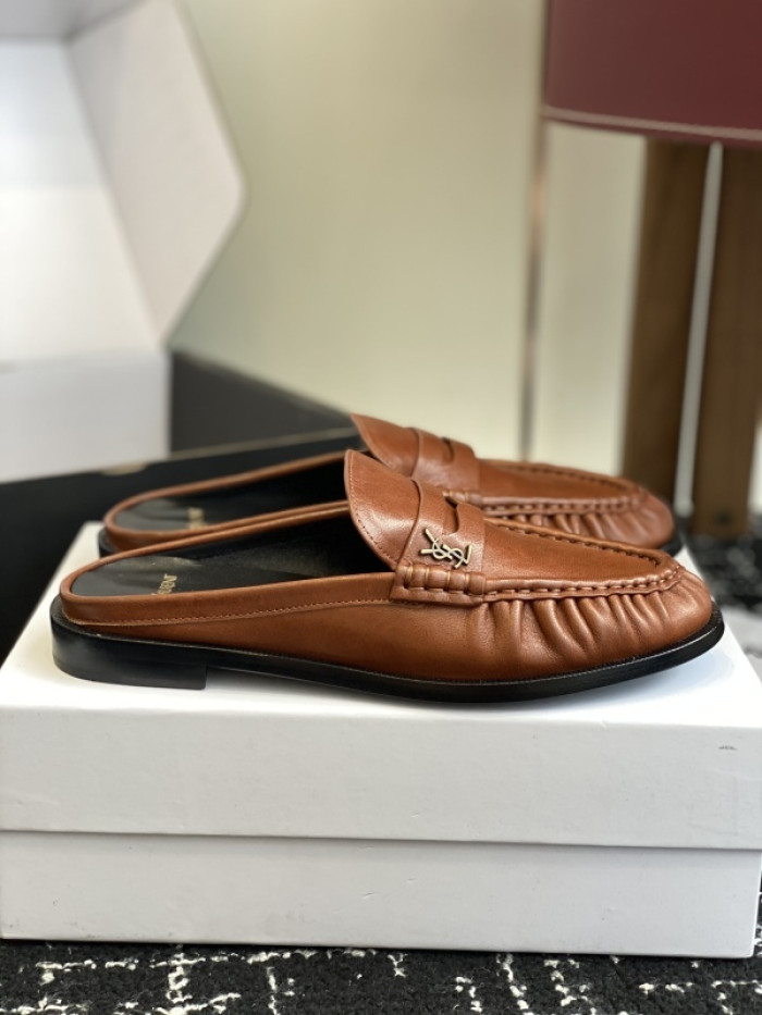 Y51 slipper loafer